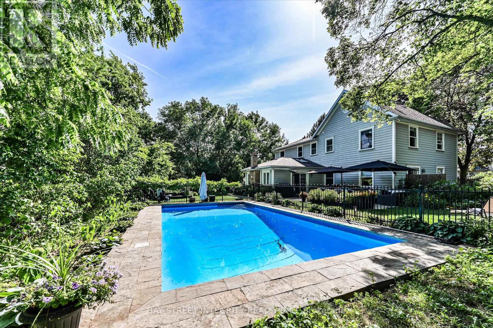 1192 Morrison Heights Drive, Oakville, Ontario  L6J 4J1 - Photo 45 - W12430663