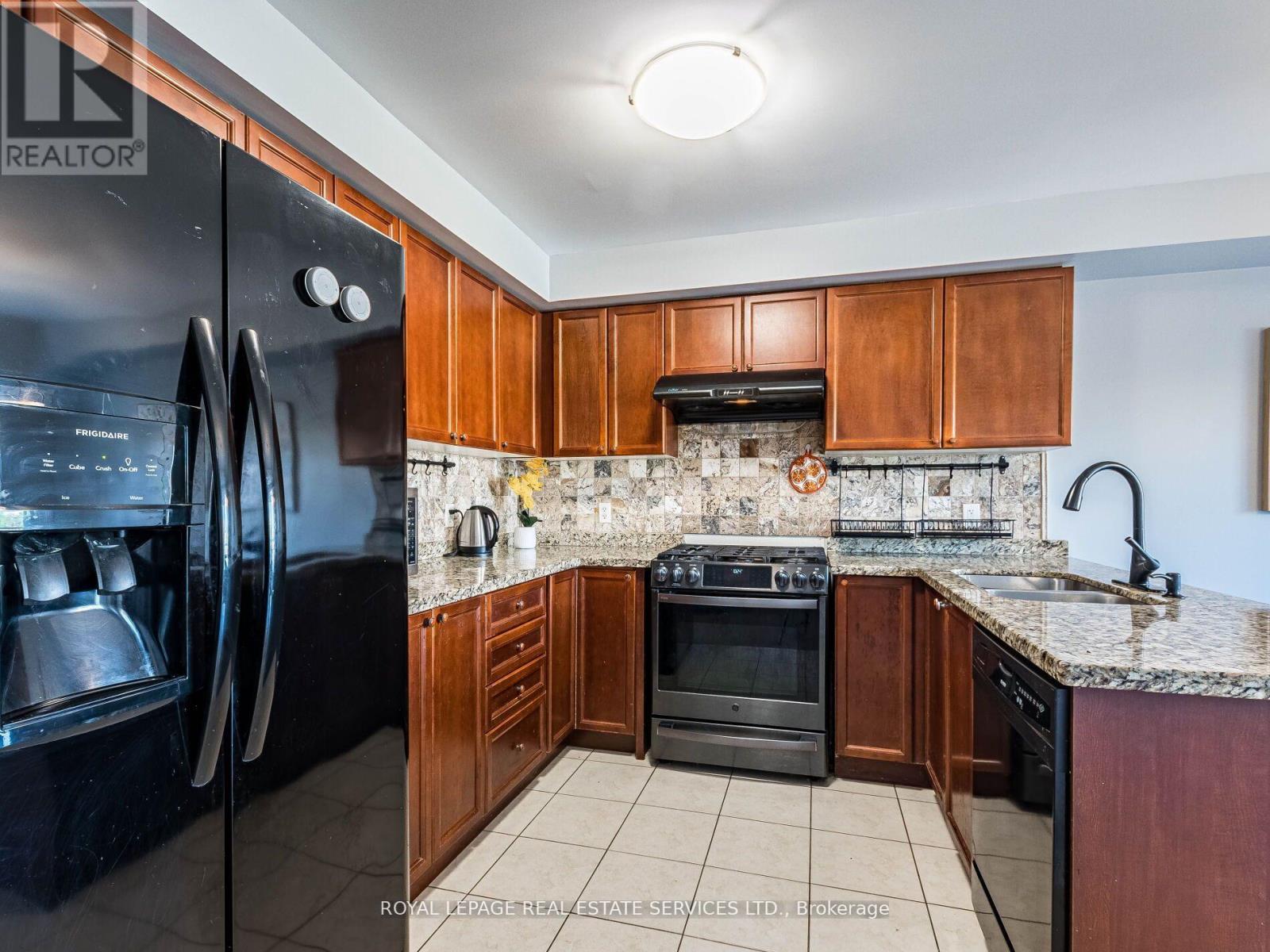 3087 Highvalley Road, Oakville, Ontario  L6M 5H4 - Photo 14 - W12430668