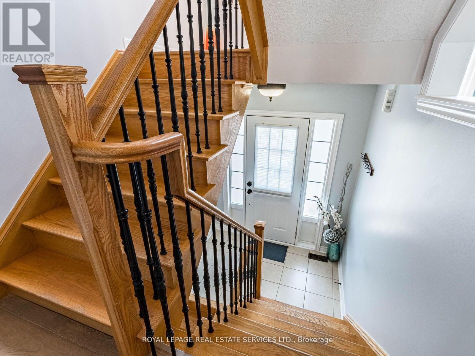 3087 Highvalley Road, Oakville, Ontario  L6M 5H4 - Photo 4 - W12430668