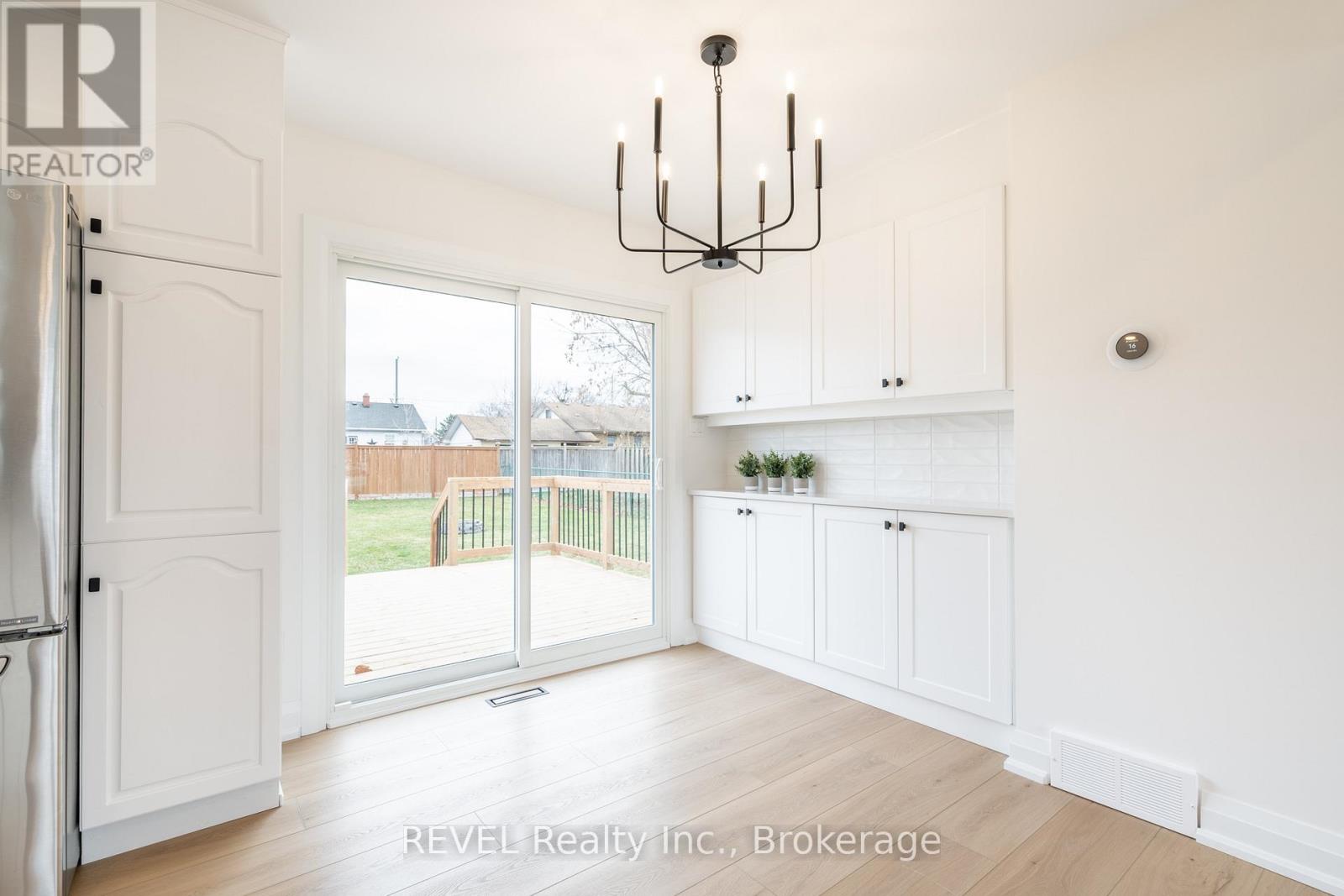 508 Geneva Street, St. Catharines (Vine/linwell), Ontario  L2R 2H6 - Photo 12 - X12430678