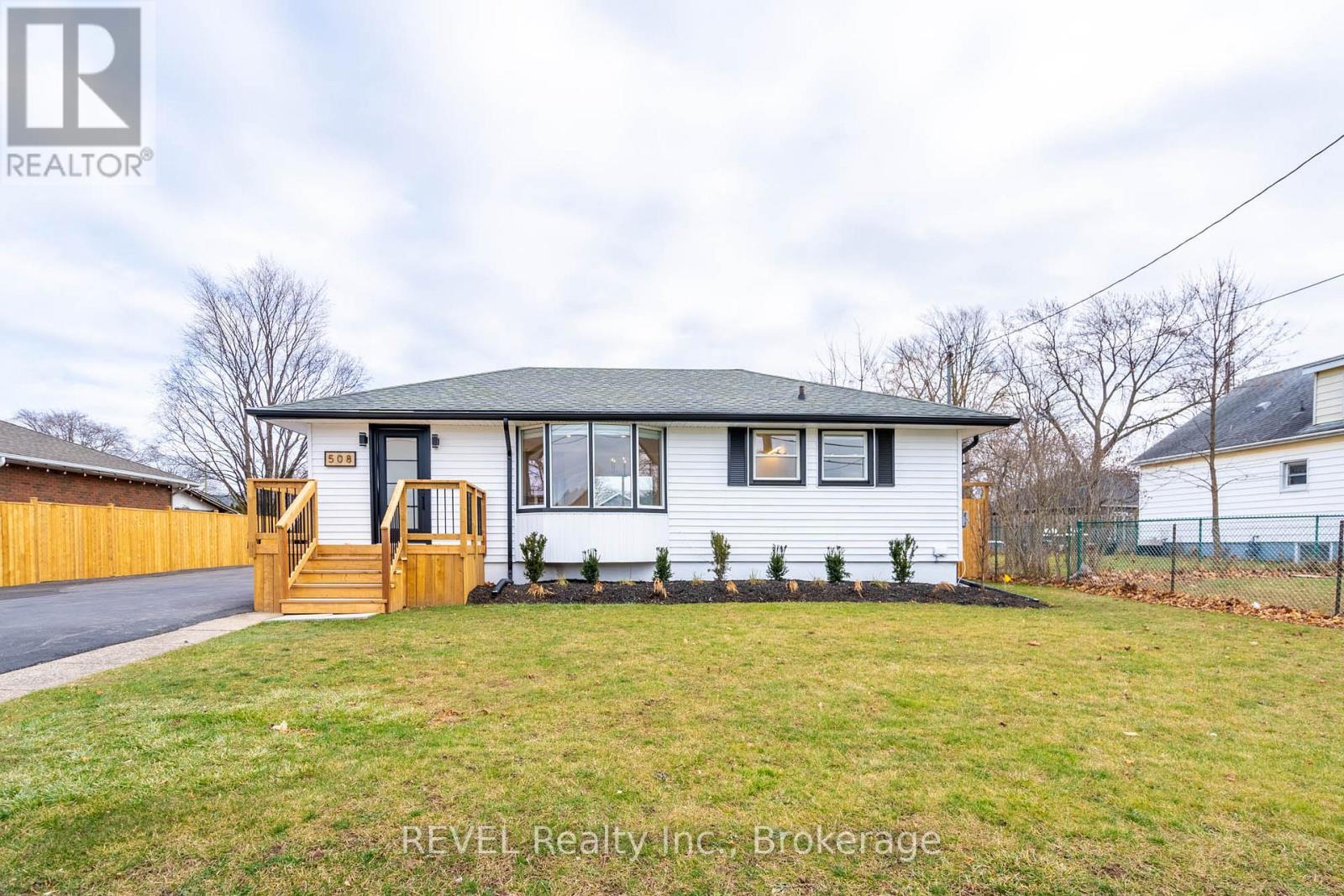508 Geneva Street, St. Catharines (Vine/linwell), Ontario  L2R 2H6 - Photo 2 - X12430678