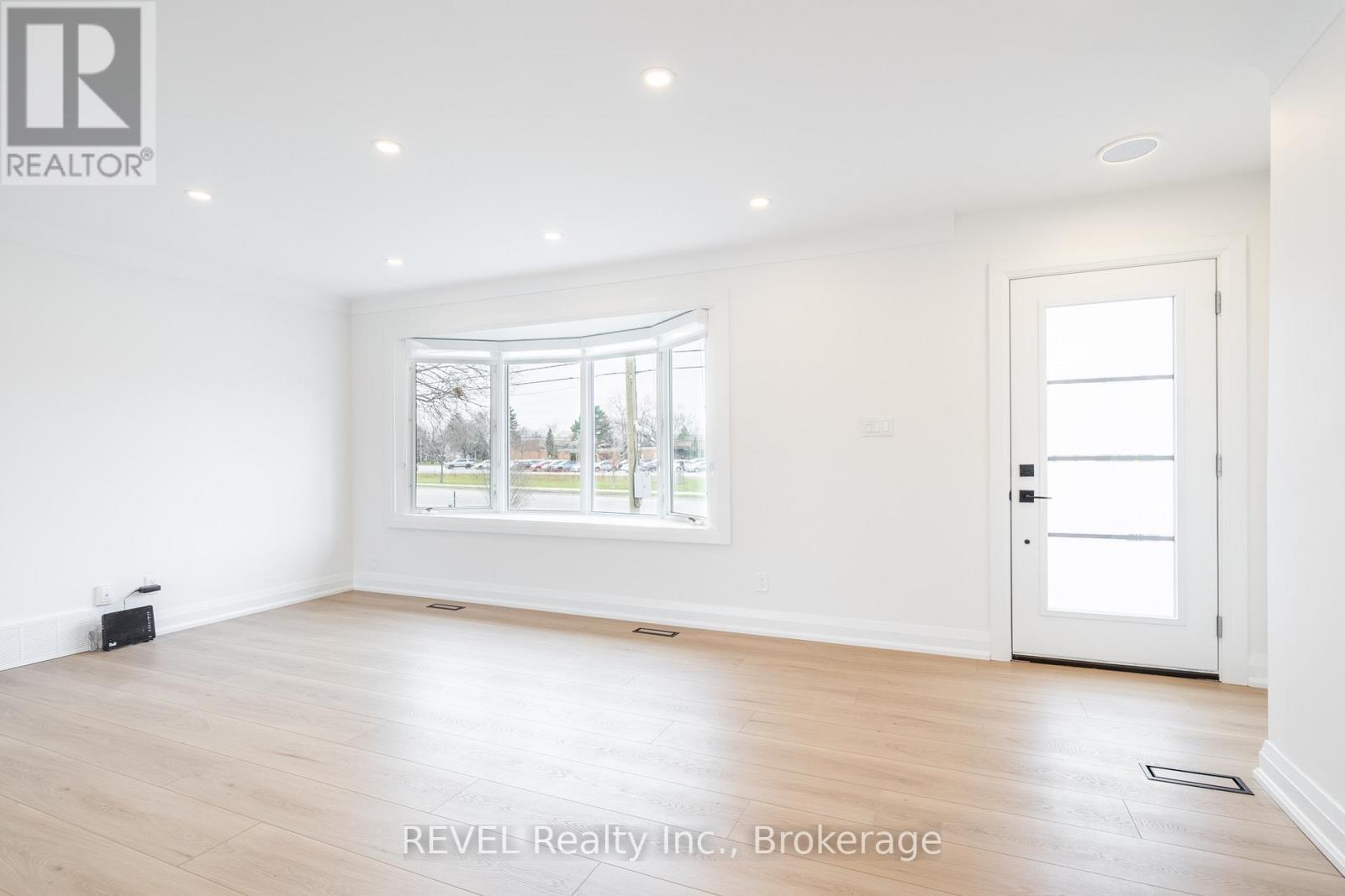 508 Geneva Street, St. Catharines (Vine/linwell), Ontario  L2R 2H6 - Photo 5 - X12430678