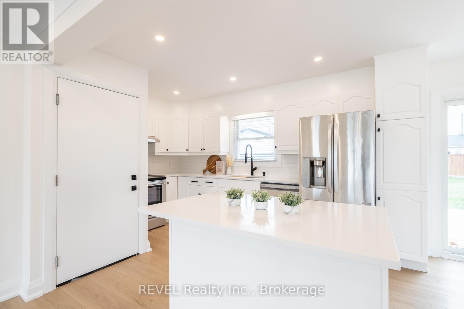 508 Geneva Street, St. Catharines (Vine/linwell), Ontario  L2R 2H6 - Photo 8 - X12430678