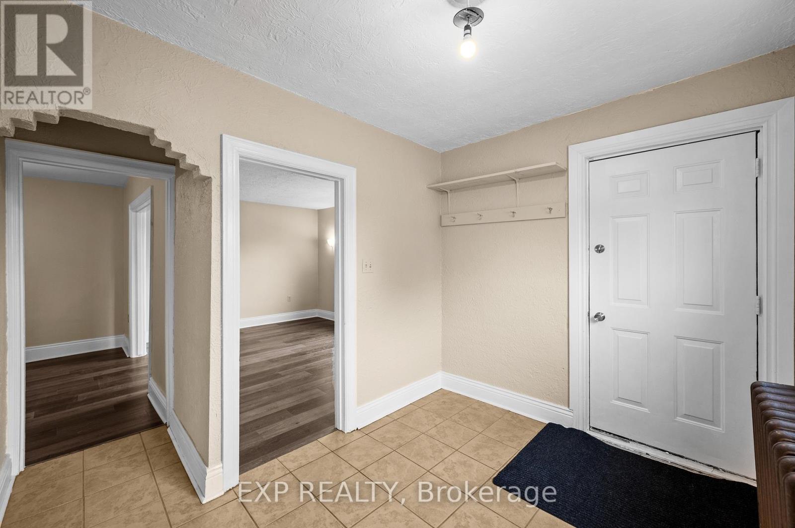 54 Frederick Avenue, Hamilton, Ontario  L8H 4K4 - Photo 10 - X12430664