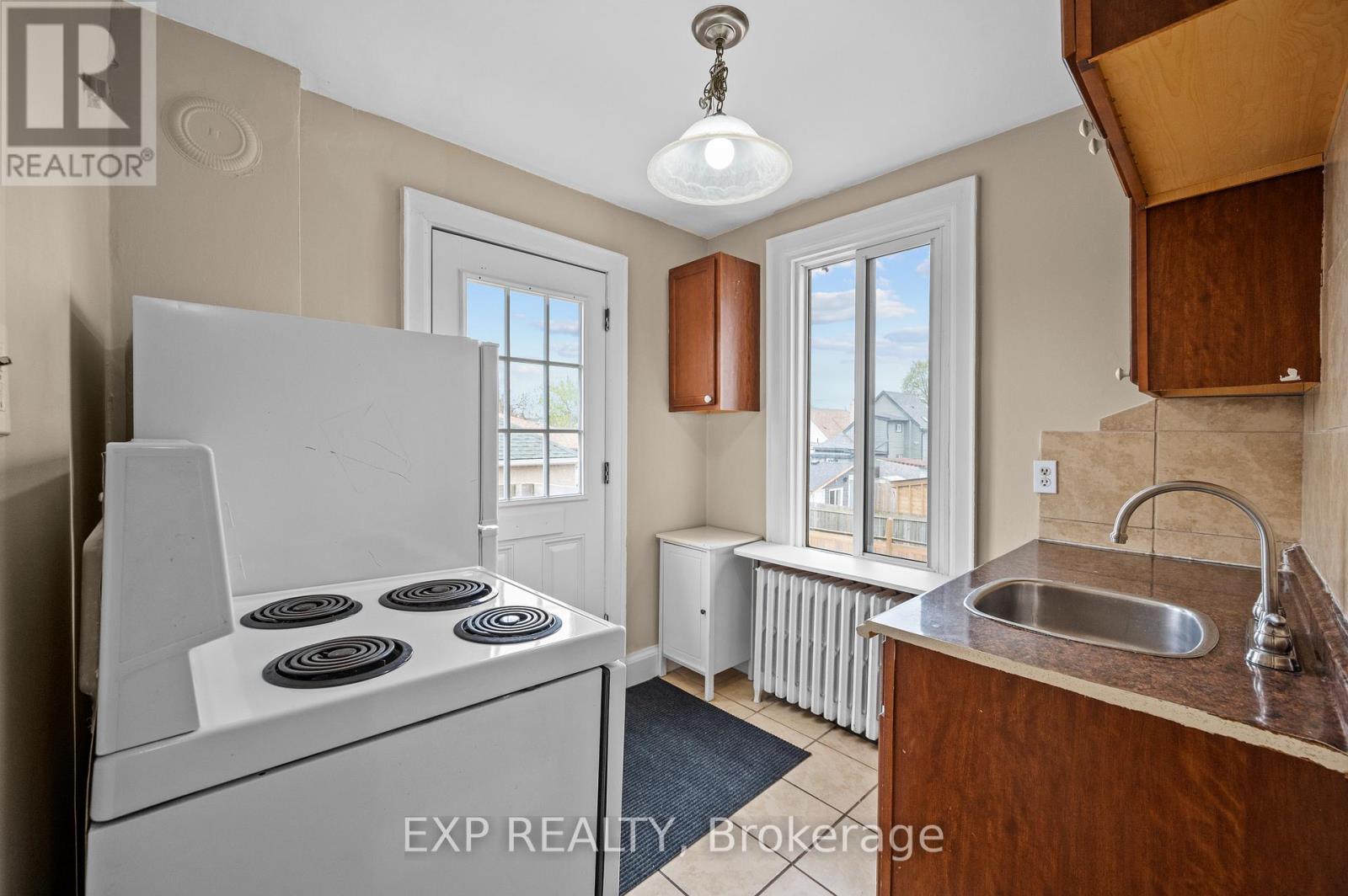 54 Frederick Avenue, Hamilton, Ontario  L8H 4K4 - Photo 31 - X12430664