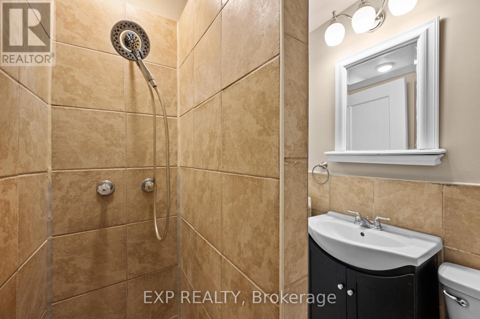 54 Frederick Avenue, Hamilton, Ontario  L8H 4K4 - Photo 32 - X12430664