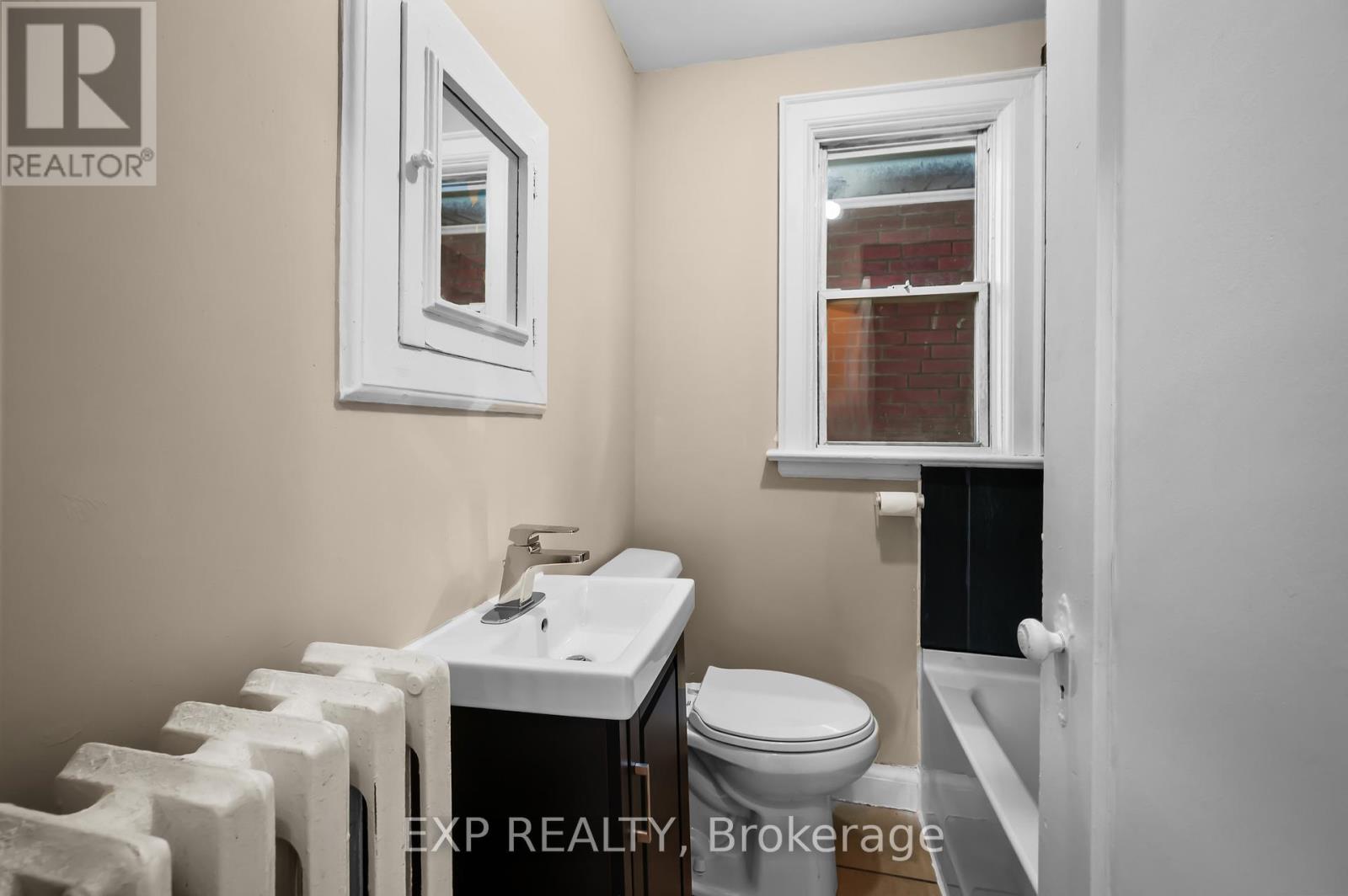 54 Frederick Avenue, Hamilton, Ontario  L8H 4K4 - Photo 39 - X12430664