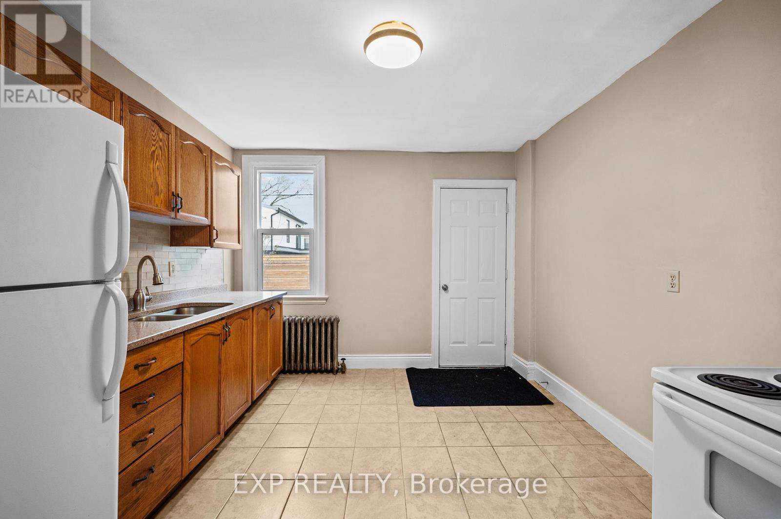 54 Frederick Avenue, Hamilton, Ontario  L8H 4K4 - Photo 4 - X12430664