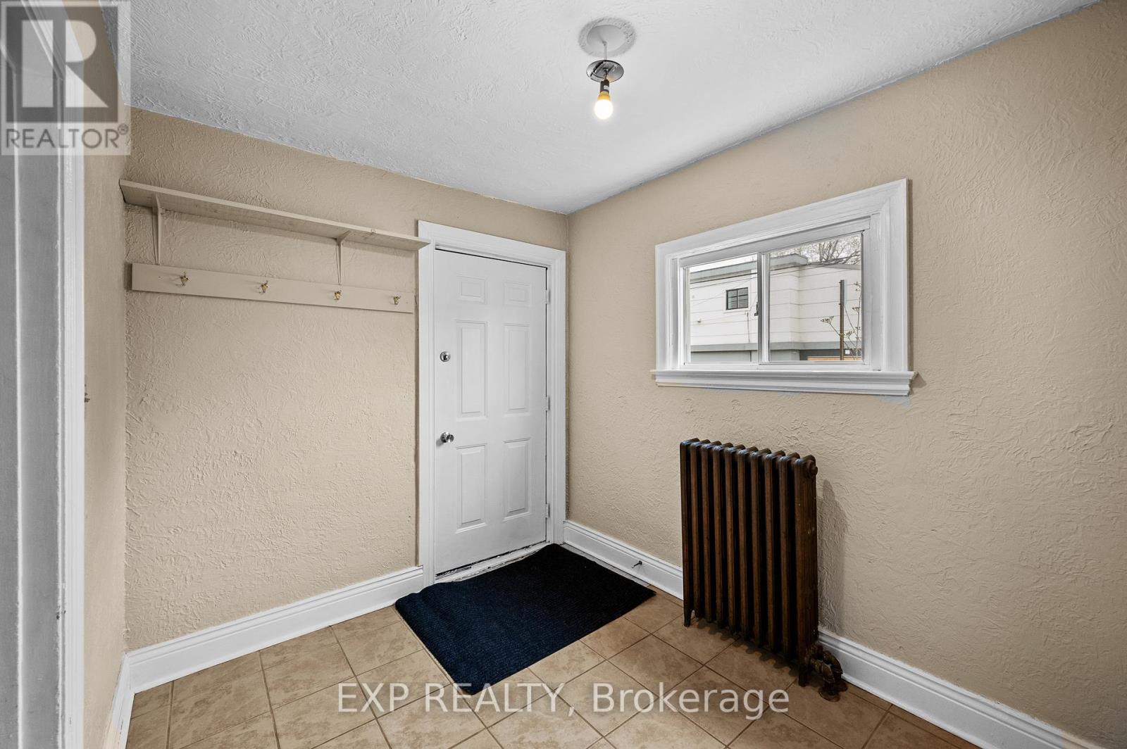 54 Frederick Avenue, Hamilton, Ontario  L8H 4K4 - Photo 7 - X12430664
