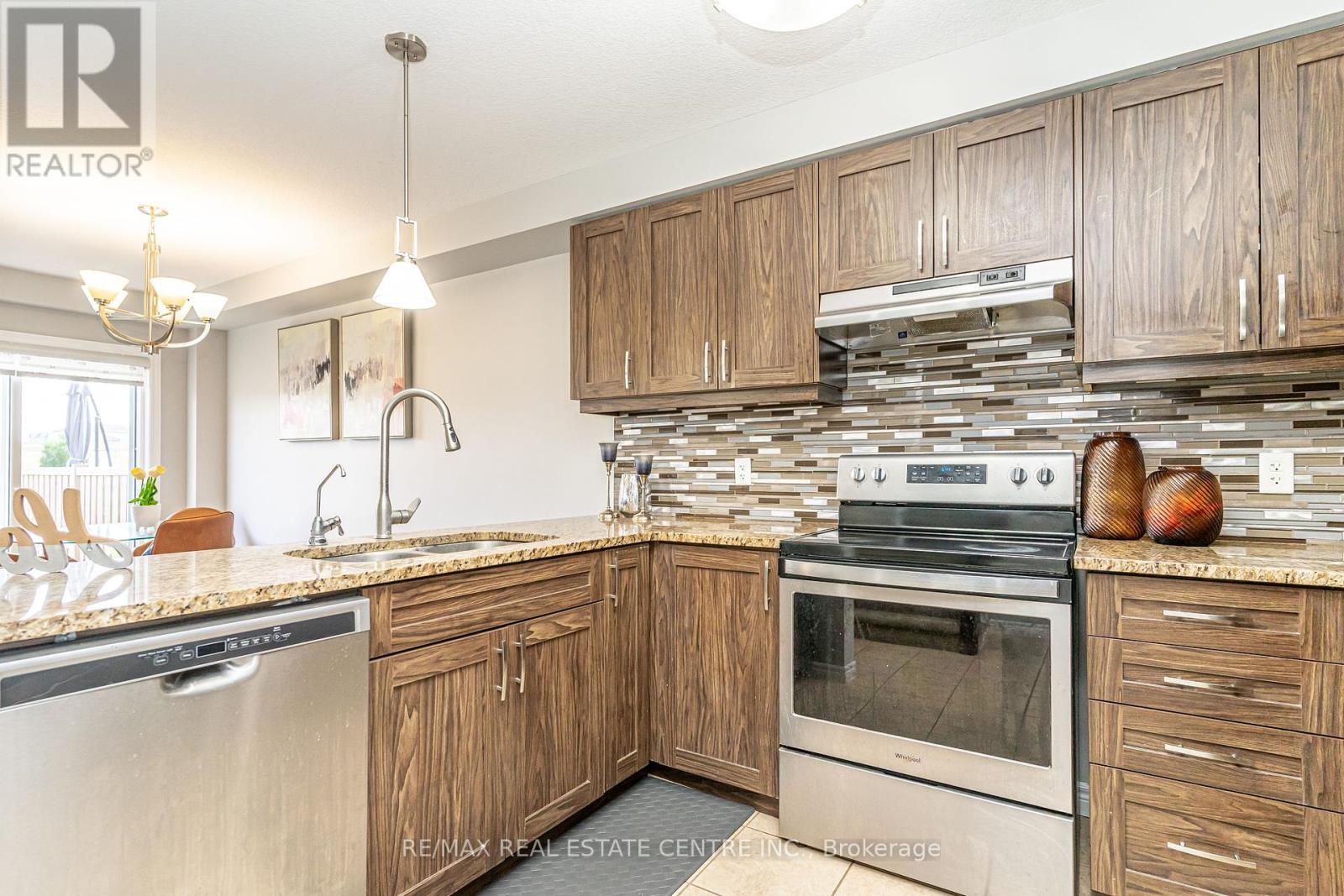 28 Newstead Road, Brant, Ontario  N3L 0G3 - Photo 14 - X12430667