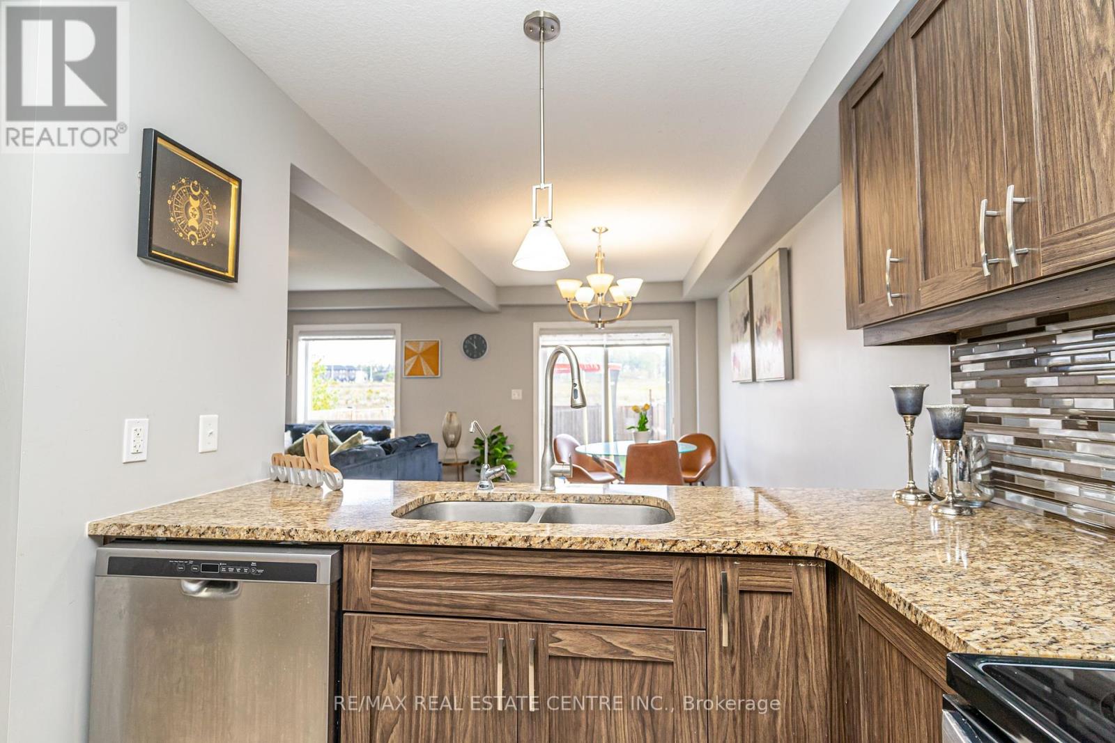 28 Newstead Road, Brant, Ontario  N3L 0G3 - Photo 16 - X12430667