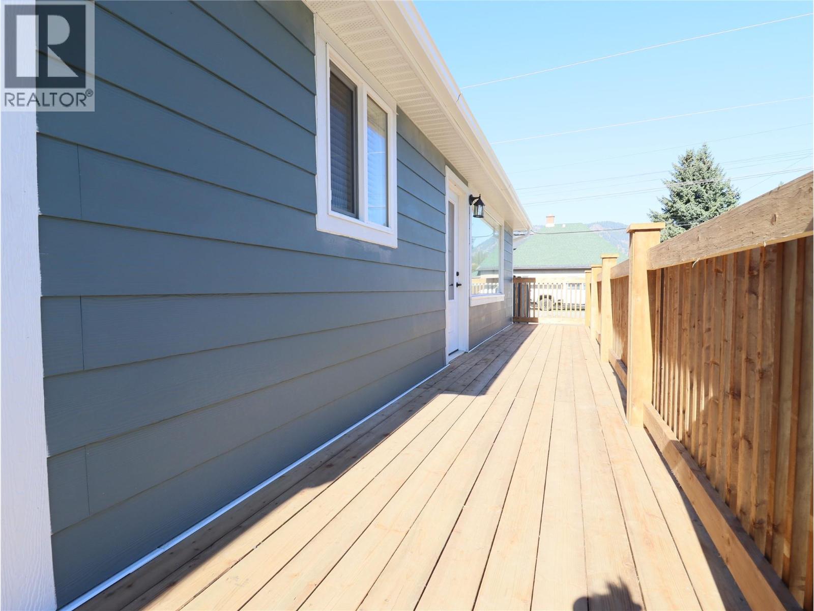 7689 21st Street, Grand Forks, British Columbia  V0H 1H2 - Photo 9 - 10364313