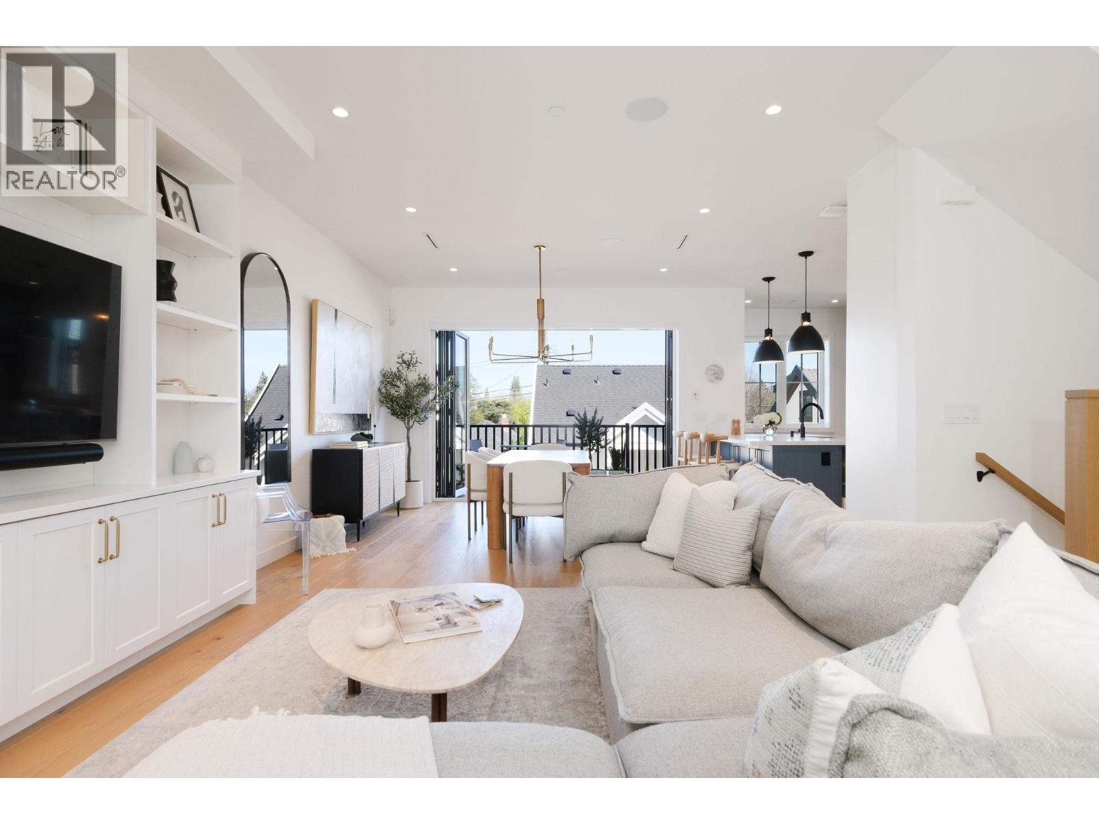 5814 CHESTER STREET, Vancouver, British Columbia