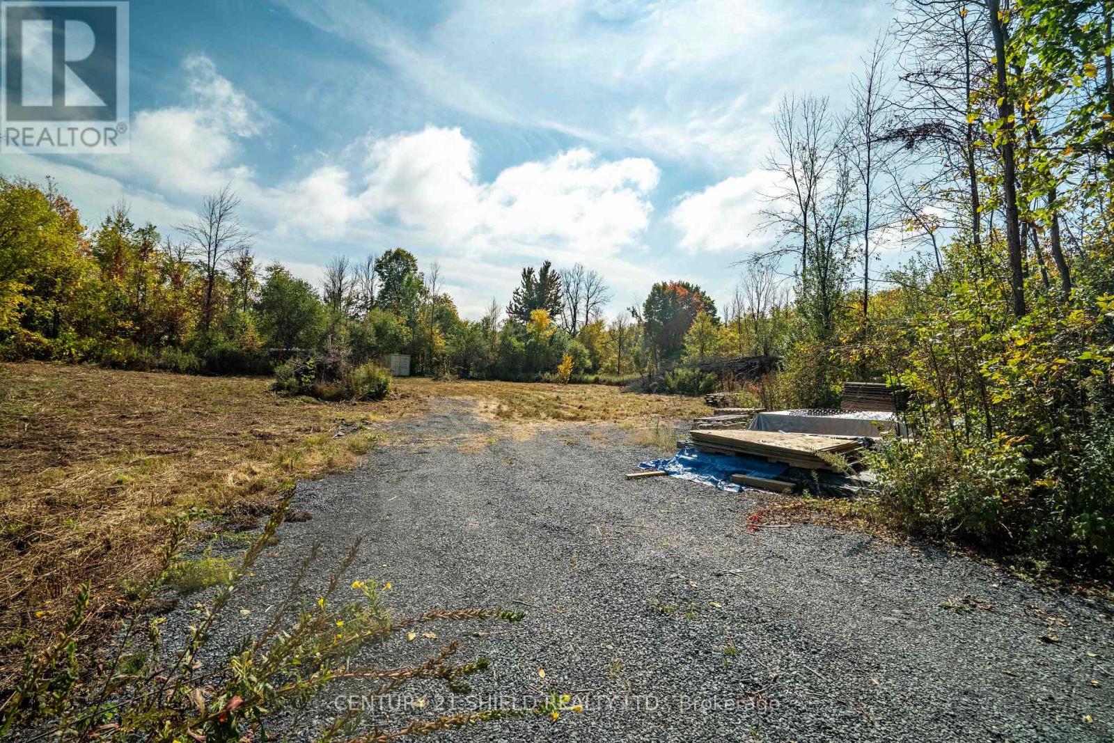 15618 Dixon Road, South Stormont, Ontario  K0C 1R0 - Photo 11 - X12430670