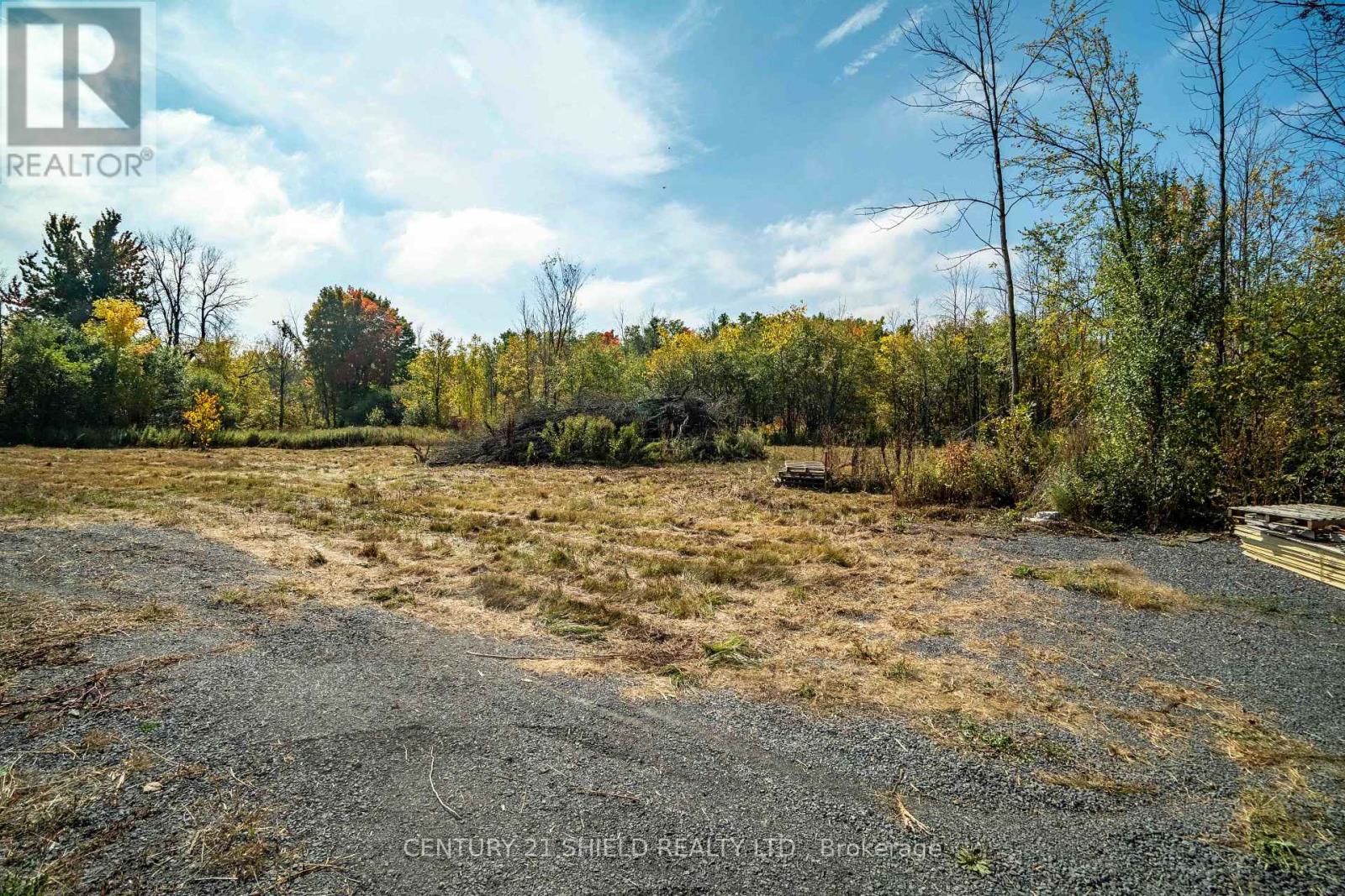 15618 Dixon Road, South Stormont, Ontario  K0C 1R0 - Photo 13 - X12430670
