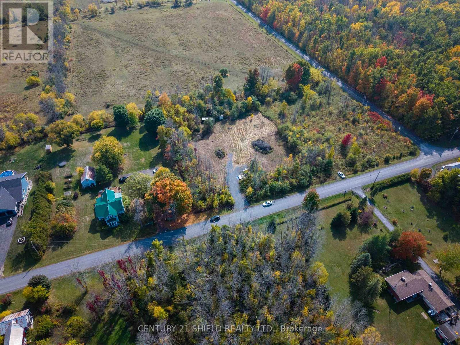 15618 Dixon Road, South Stormont, Ontario  K0C 1R0 - Photo 9 - X12430670