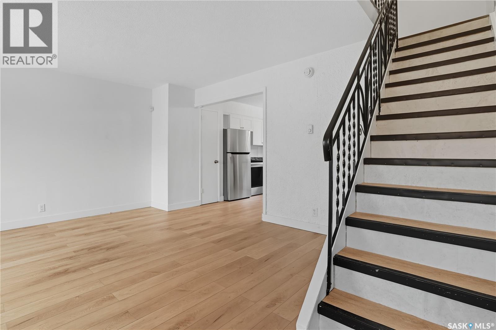 422 Royal Street, Regina, Saskatchewan  S4R 4Y6 - Photo 5 - SK019522