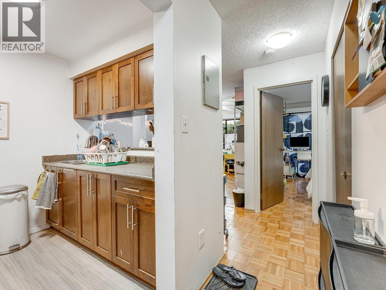 103 4941 Lougheed Highway, Burnaby, British Columbia  V5B 4S6 - Photo 3 - R3051308