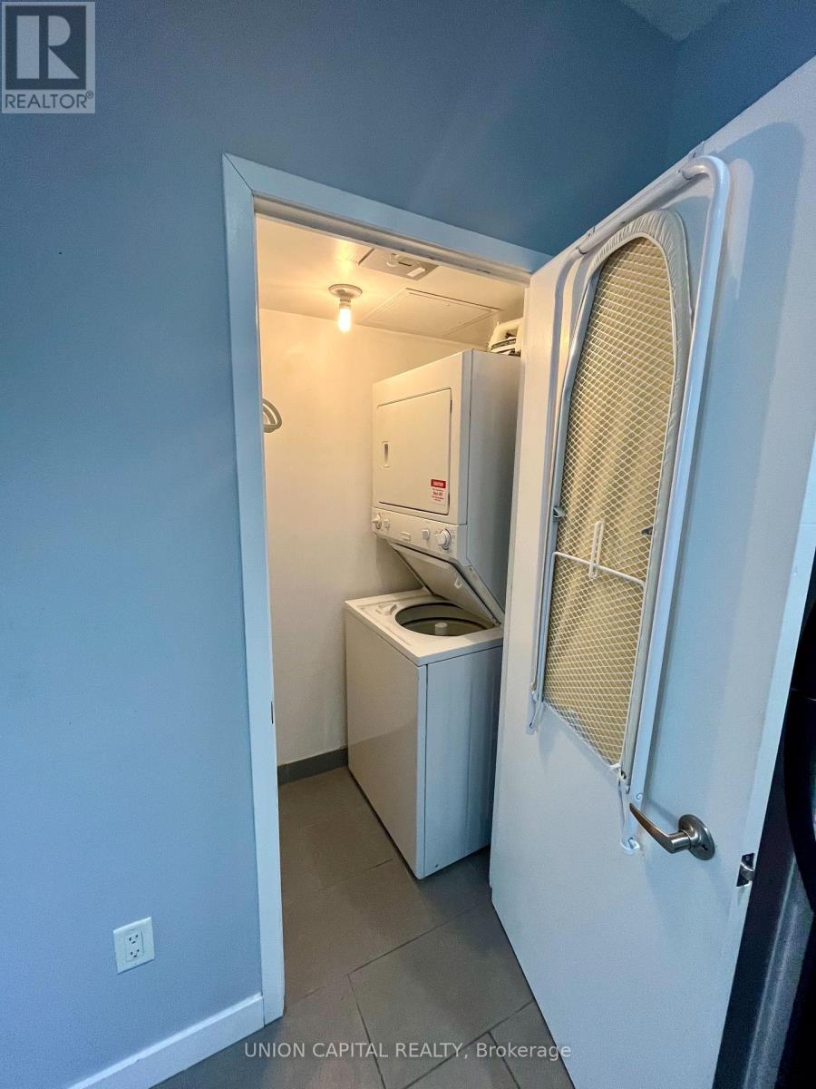 107 - 15 Brunel Court, Toronto, Ontario  M5V 3Y7 - Photo 6 - C12430681