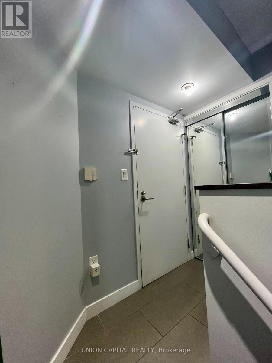 107 - 15 Brunel Court, Toronto, Ontario  M5V 3Y7 - Photo 8 - C12430681