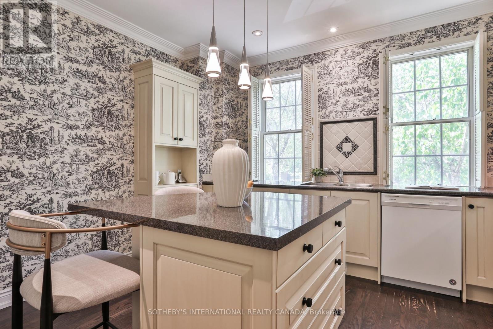 91 Glen Road, Toronto, Ontario  M4W 2V5 - Photo 16 - C12430684