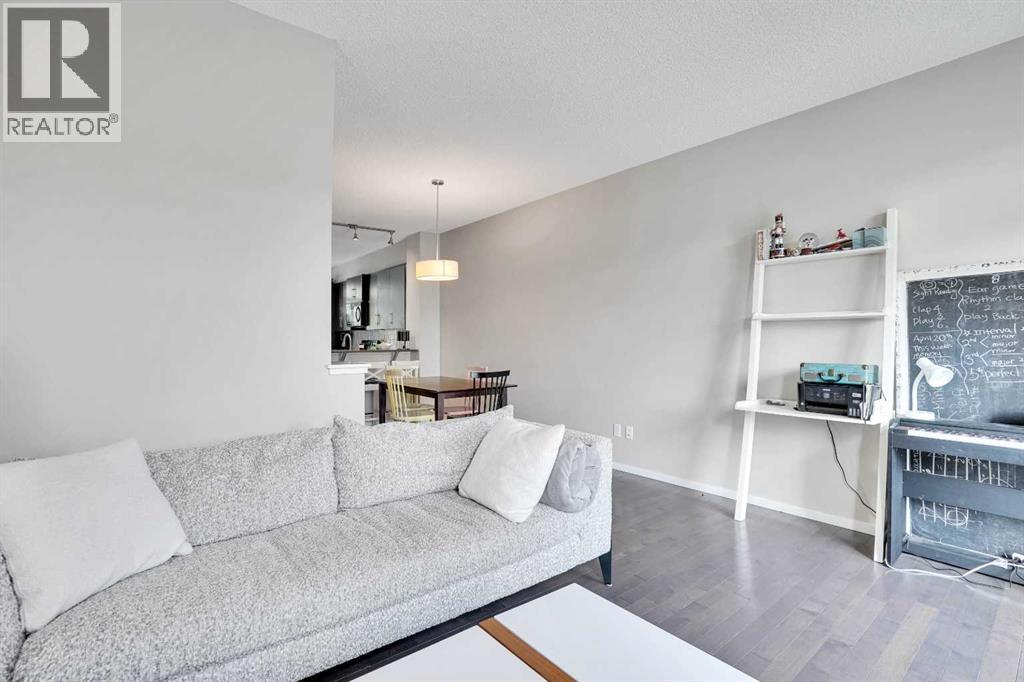 306 Ascot Circle Sw, Calgary, Alberta  T3H 0X2 - Photo 7 - A2254995