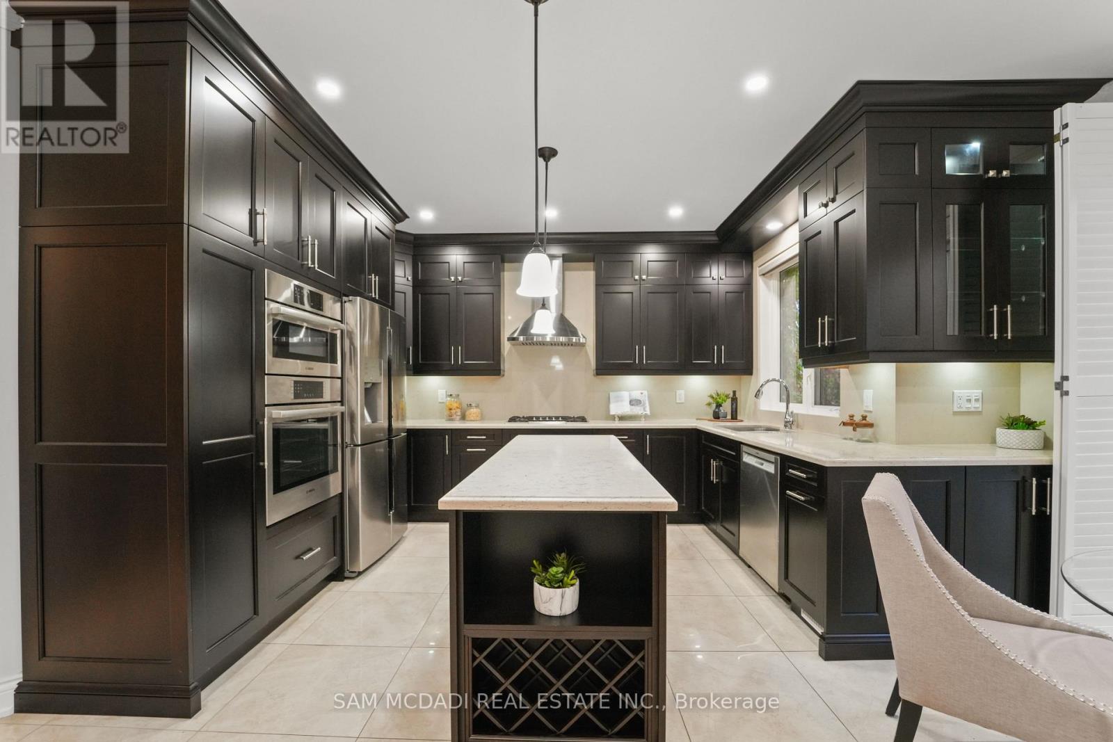 3619 Waterfall Crescent, Mississauga, Ontario  L5N 8G8 - Photo 11 - W12430679
