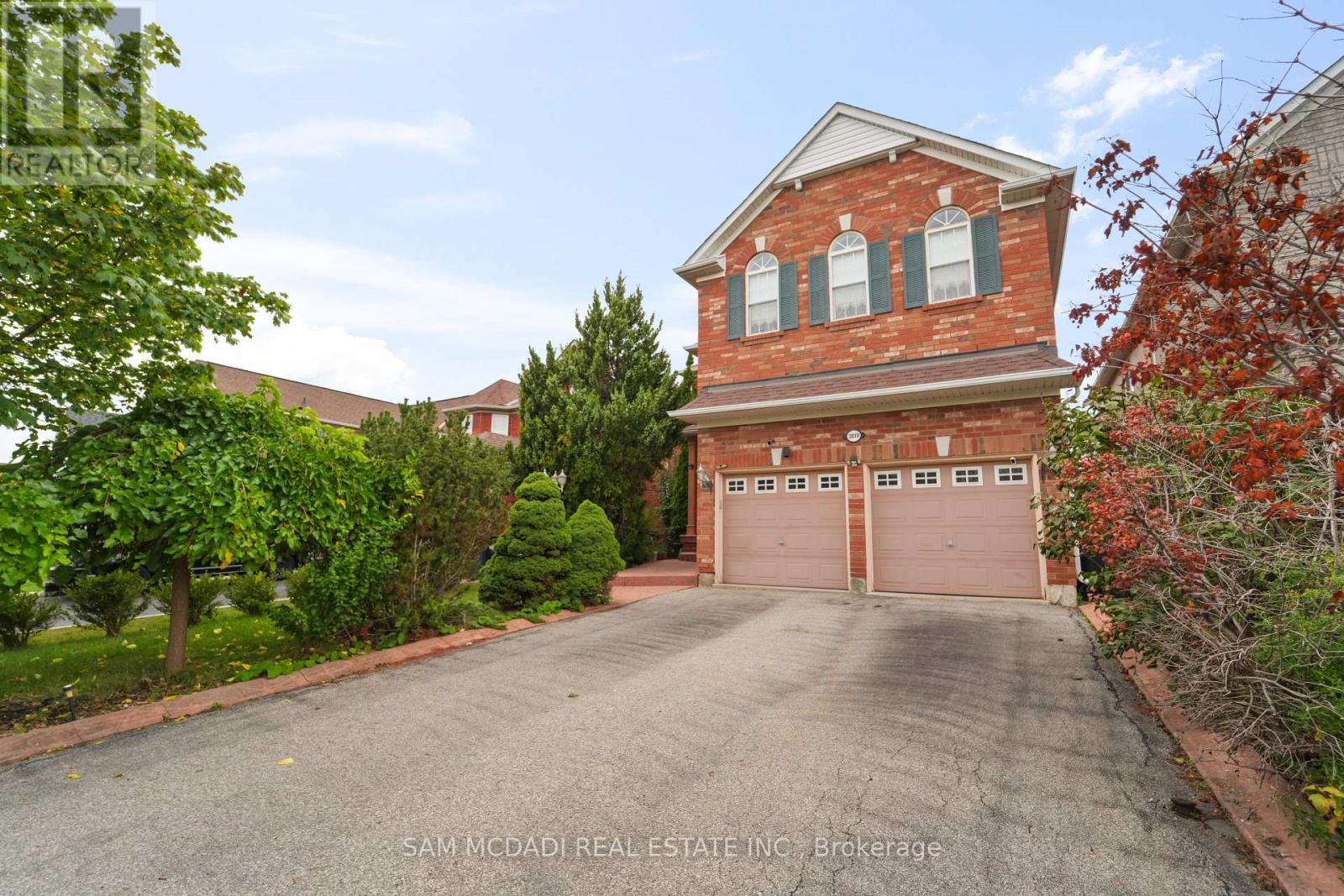 3619 Waterfall Crescent, Mississauga, Ontario  L5N 8G8 - Photo 2 - W12430679