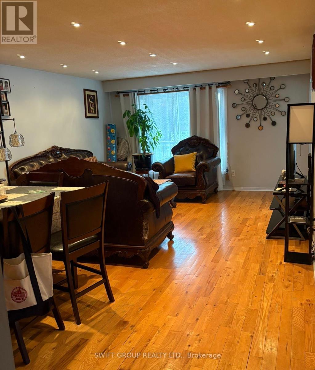 130 Chalfield Lane, Mississauga, Ontario  L4Z 1L2 - Photo 4 - W12430689