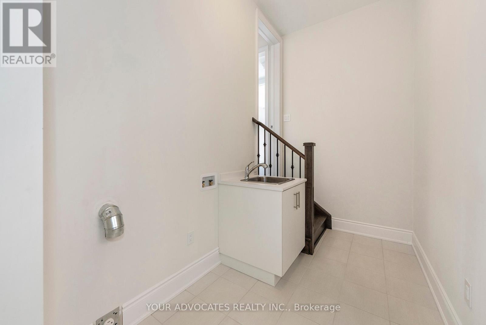 75 James Walker Avenue, Caledon, Ontario  L7C 1R5 - Photo 17 - W12430691