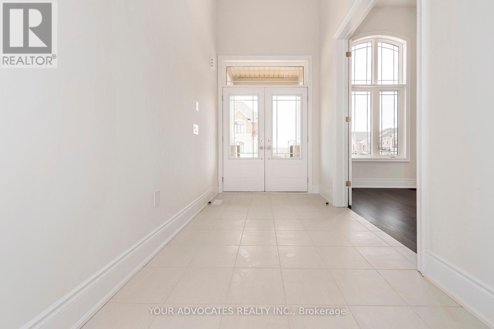 75 James Walker Avenue, Caledon, Ontario  L7C 1R5 - Photo 3 - W12430691
