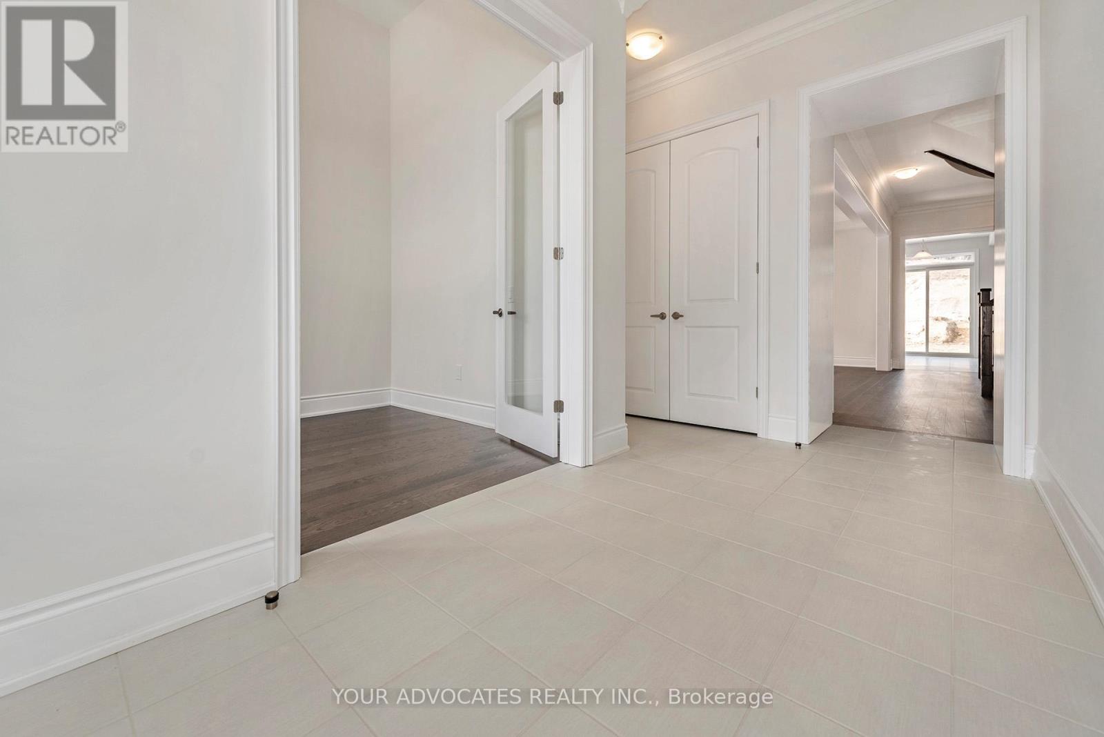75 James Walker Avenue, Caledon, Ontario  L7C 1R5 - Photo 4 - W12430691