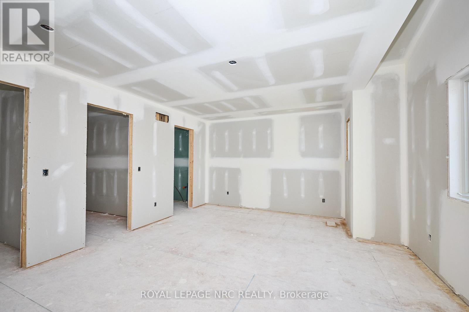 6672 Hawkins Street, Niagara Falls, Ontario  L2G 3B7 - Photo 14 - X12430724