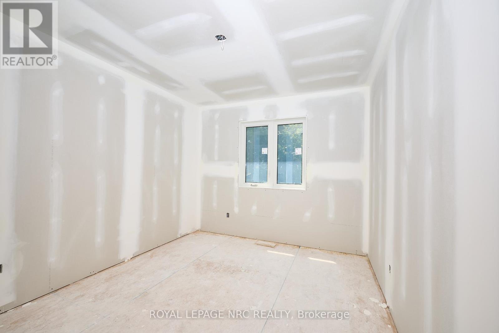 6672 Hawkins Street, Niagara Falls, Ontario  L2G 3B7 - Photo 20 - X12430724
