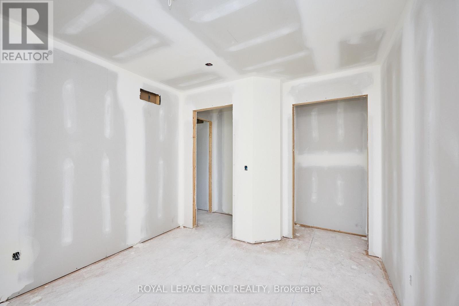 6672 Hawkins Street, Niagara Falls, Ontario  L2G 3B7 - Photo 21 - X12430724