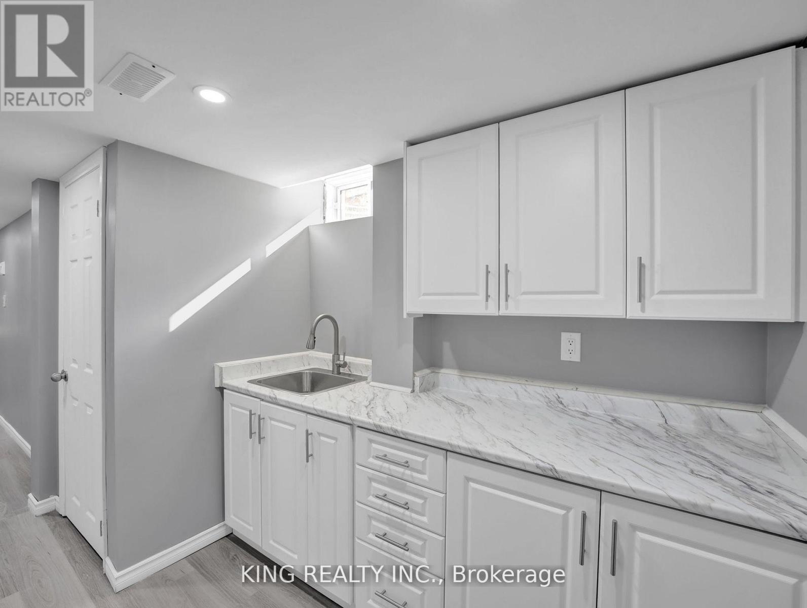 15 Hartley Avenue, Brant, Ontario  N3L 0G9 - Photo 30 - X12430700