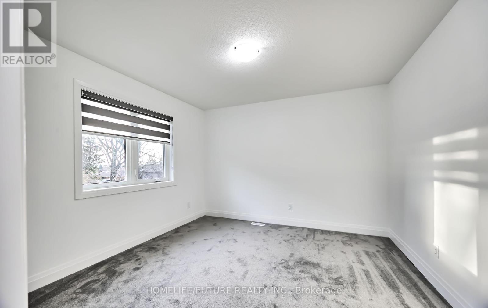 249.5 King Street, Ingersoll, Ontario  N5C 1H4 - Photo 15 - X12430711