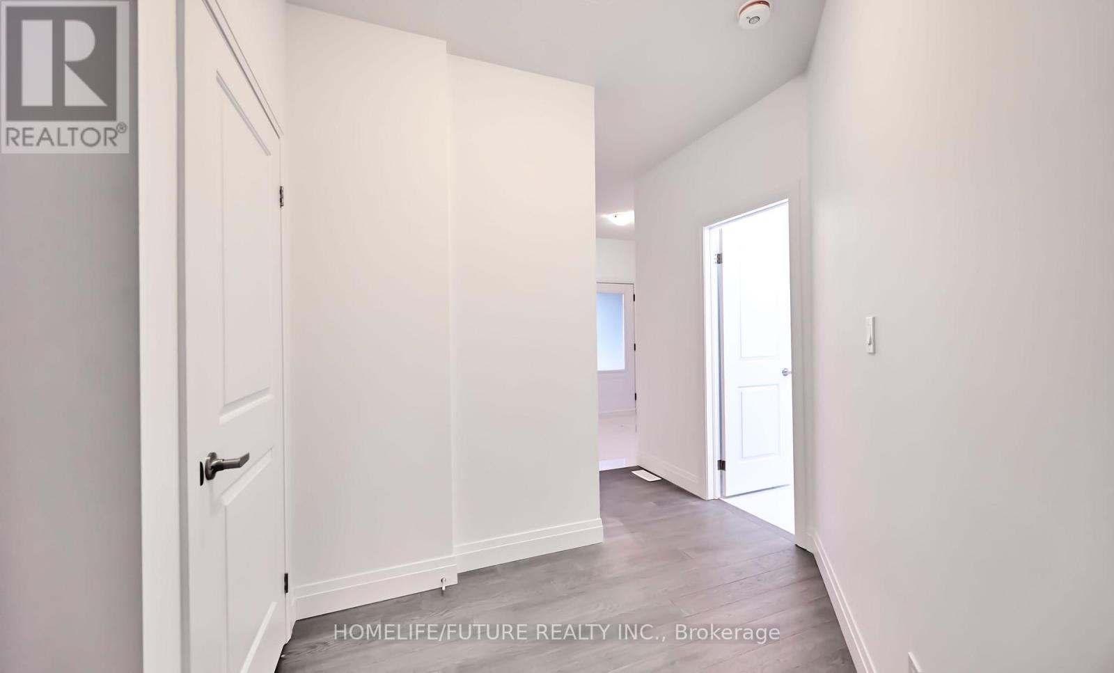 249.5 King Street, Ingersoll, Ontario  N5C 1H4 - Photo 27 - X12430711