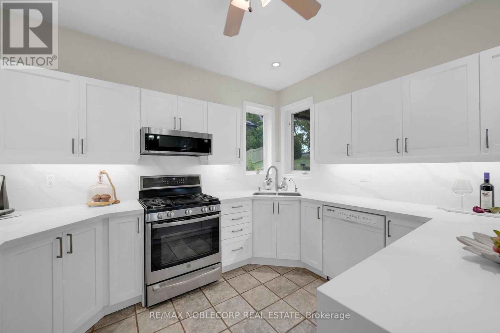14 Willard Hunt Court, King, Ontario  L0G 1T0 - Photo 10 - N12430365
