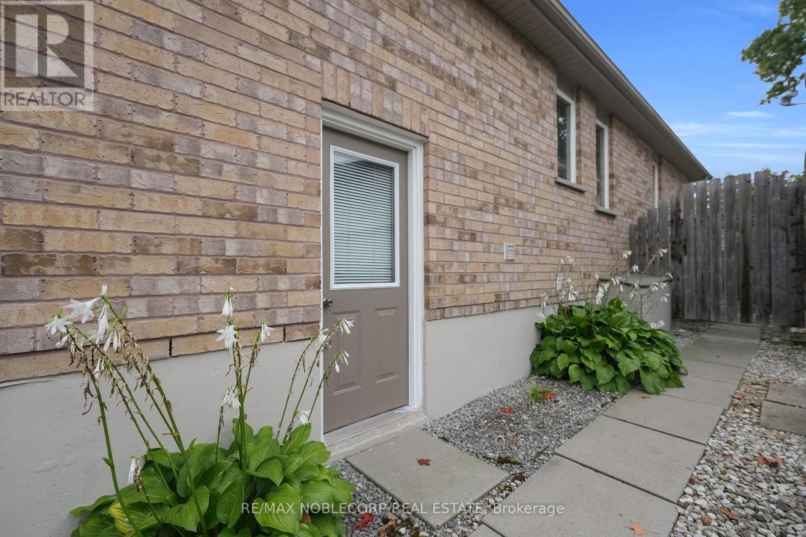 14 Willard Hunt Court, King, Ontario  L0G 1T0 - Photo 36 - N12430365