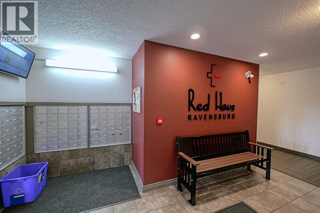 403, 70 Royal Oak Plaza Nw, Calgary, Alberta  T3G 0C6 - Photo 4 - A2260257