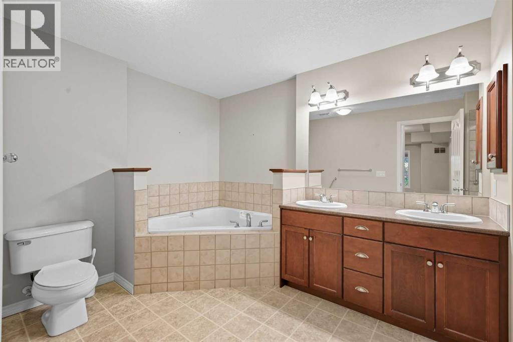 240, 30 Sierra Morena Landing Sw, Calgary, Alberta  T3H 5H2 - Photo 24 - A2260562