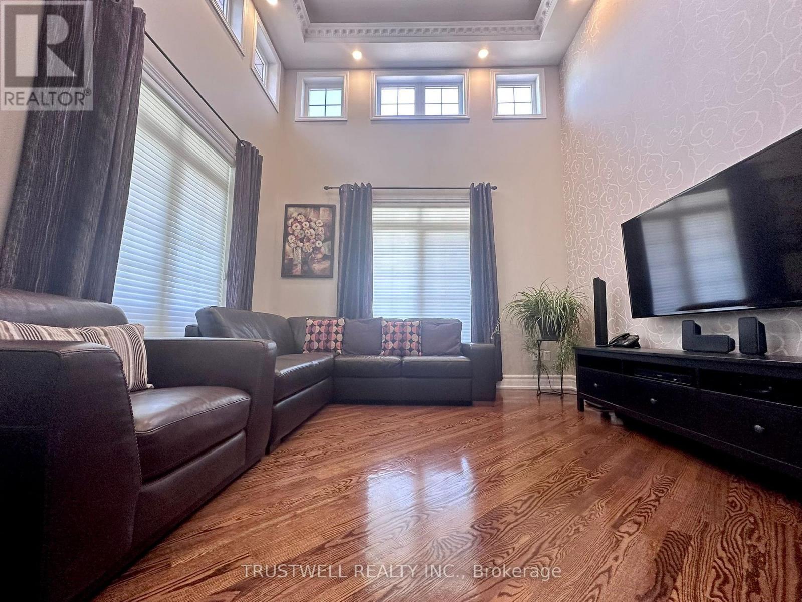 57 Emery Hill Boulevard, Markham, Ontario  L6C 2T7 - Photo 9 - N12338972