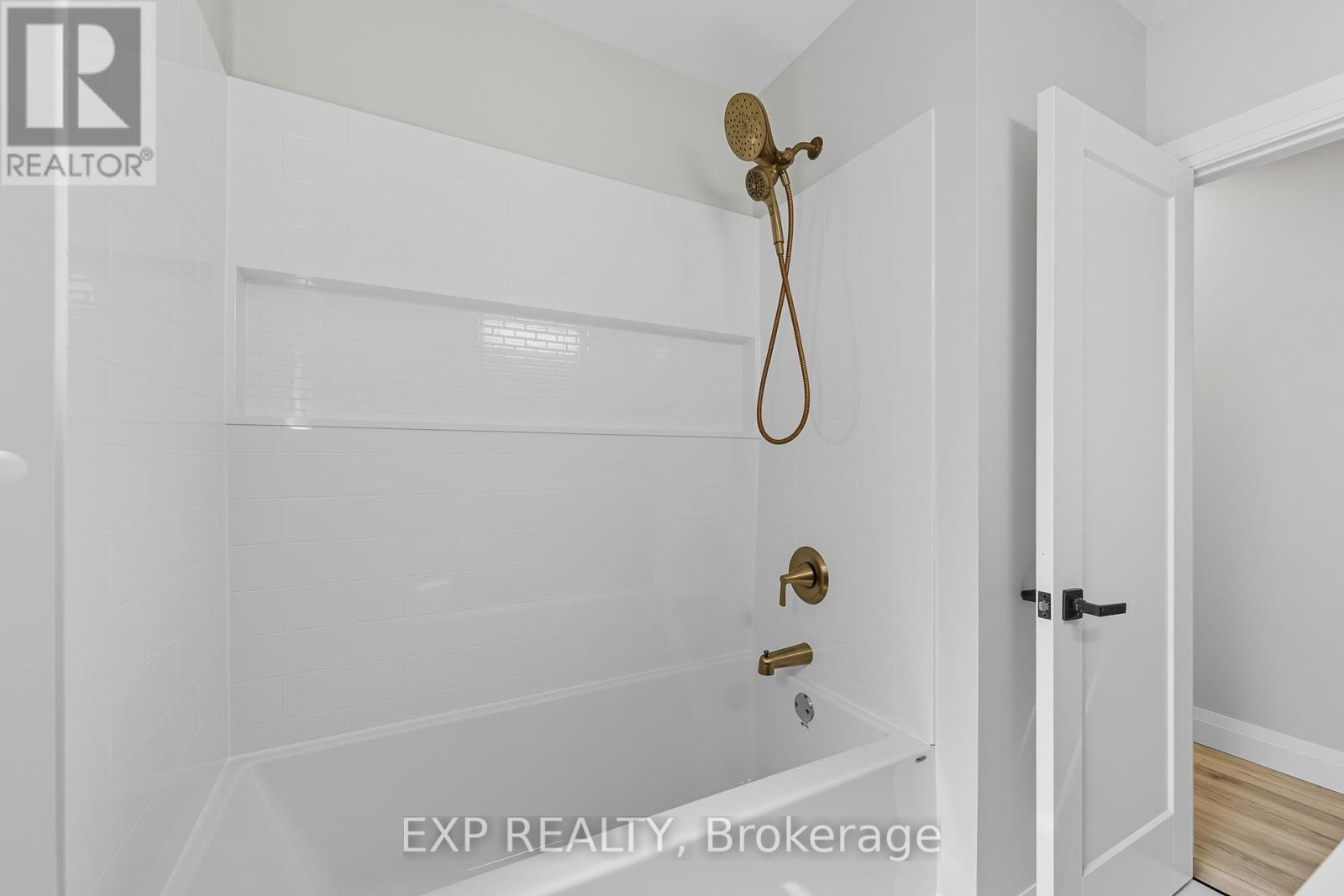 397 East 28th Street, Hamilton, Ontario  L8V 3J9 - Photo 13 - X12430719