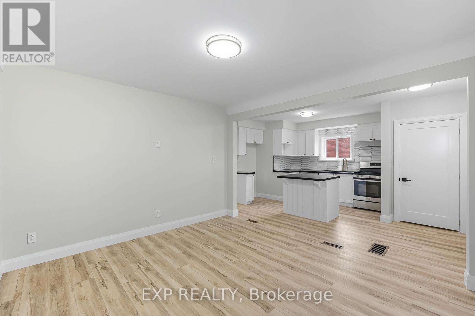 397 East 28th Street, Hamilton, Ontario  L8V 3J9 - Photo 5 - X12430719