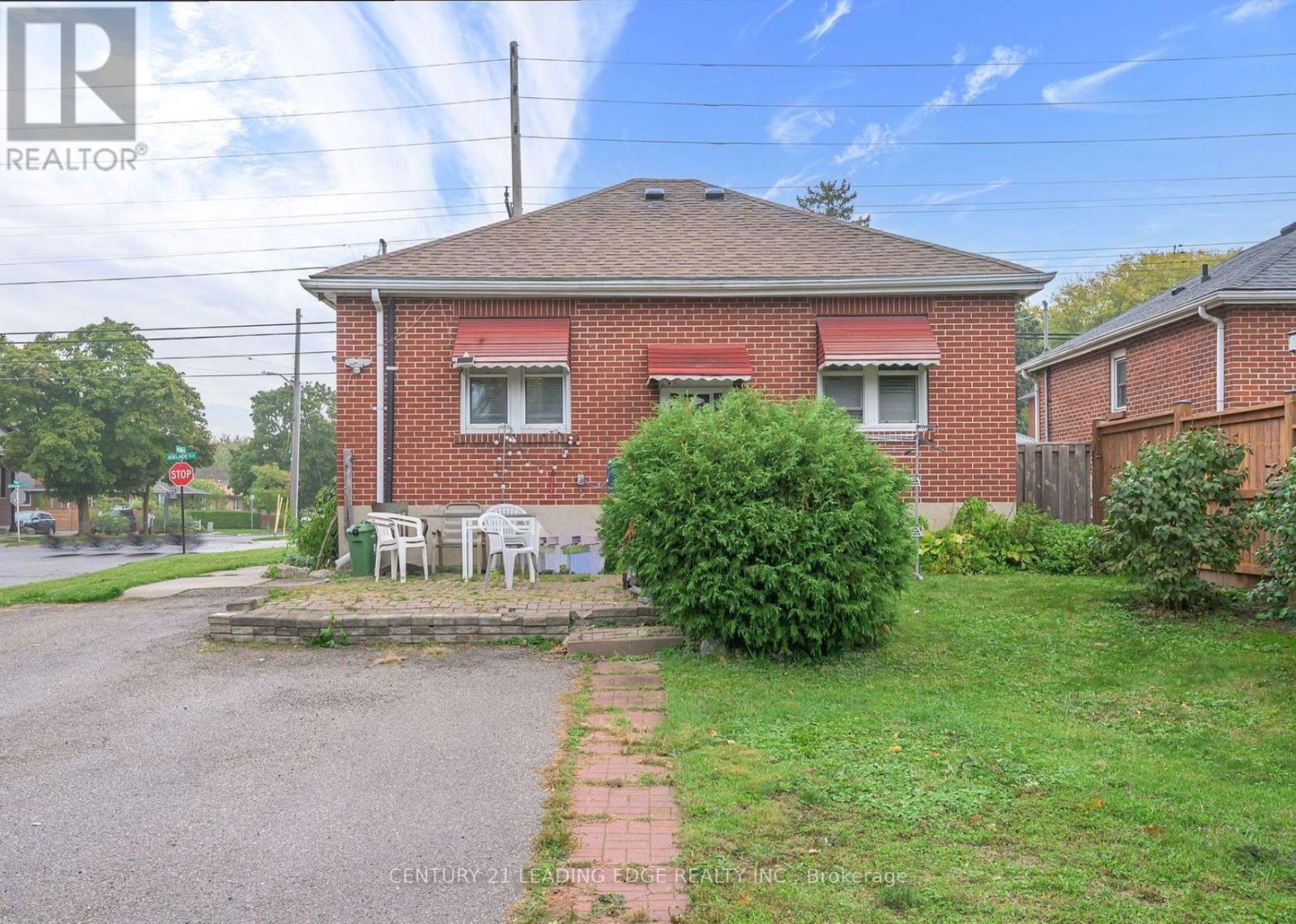 899 Adelaide Street N, London East, Ontario  N5Y 2M4 - Photo 3 - X12430733