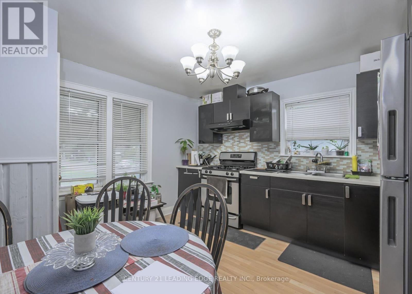 899 Adelaide Street N, London East, Ontario  N5Y 2M4 - Photo 5 - X12430733