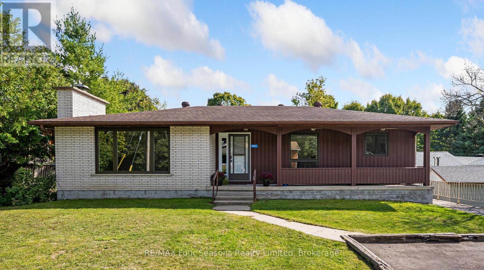 571 DAVID STREET, Gravenhurst, Ontario