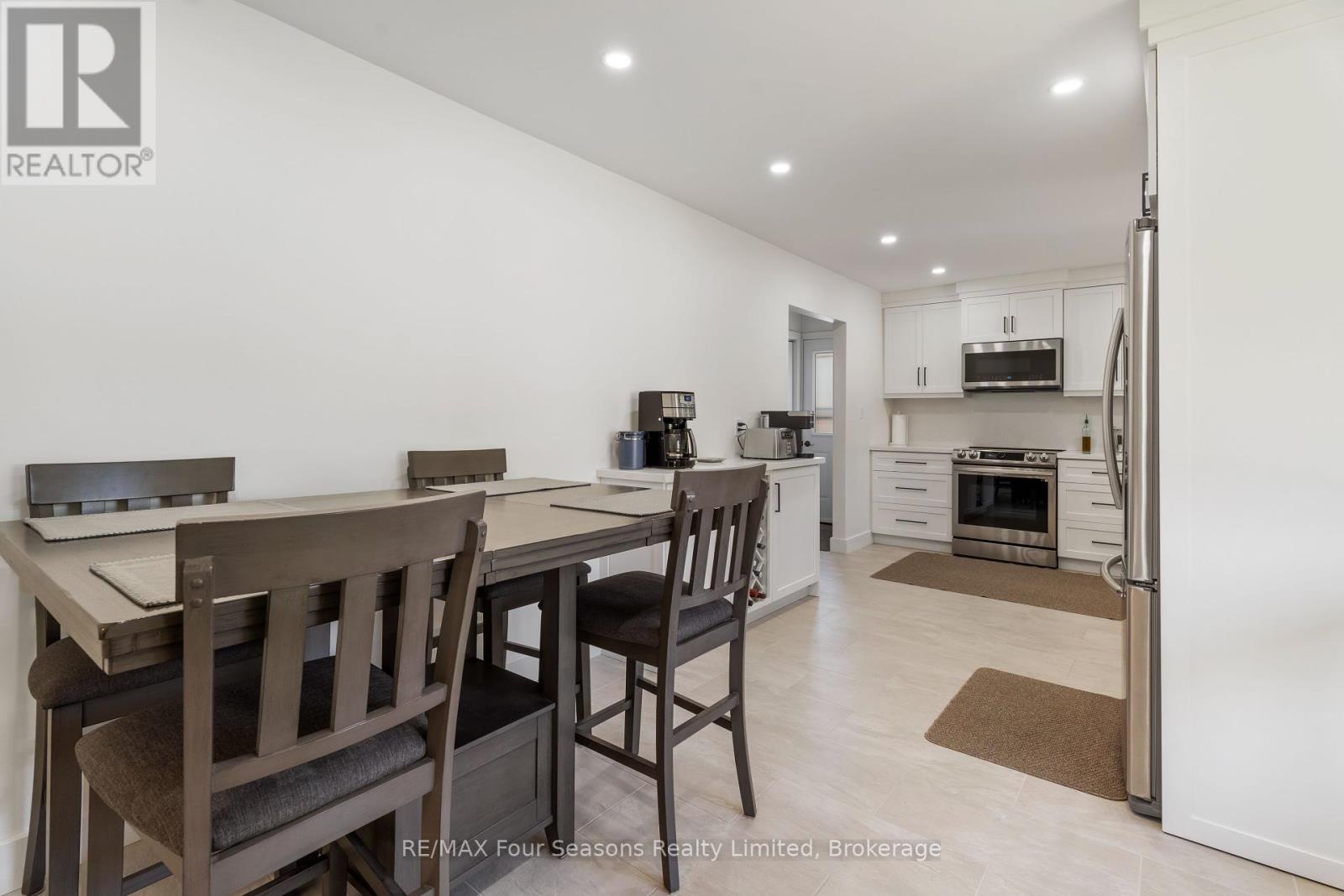 571 David Street, Gravenhurst, Ontario  P1P 1M1 - Photo 12 - X12430741