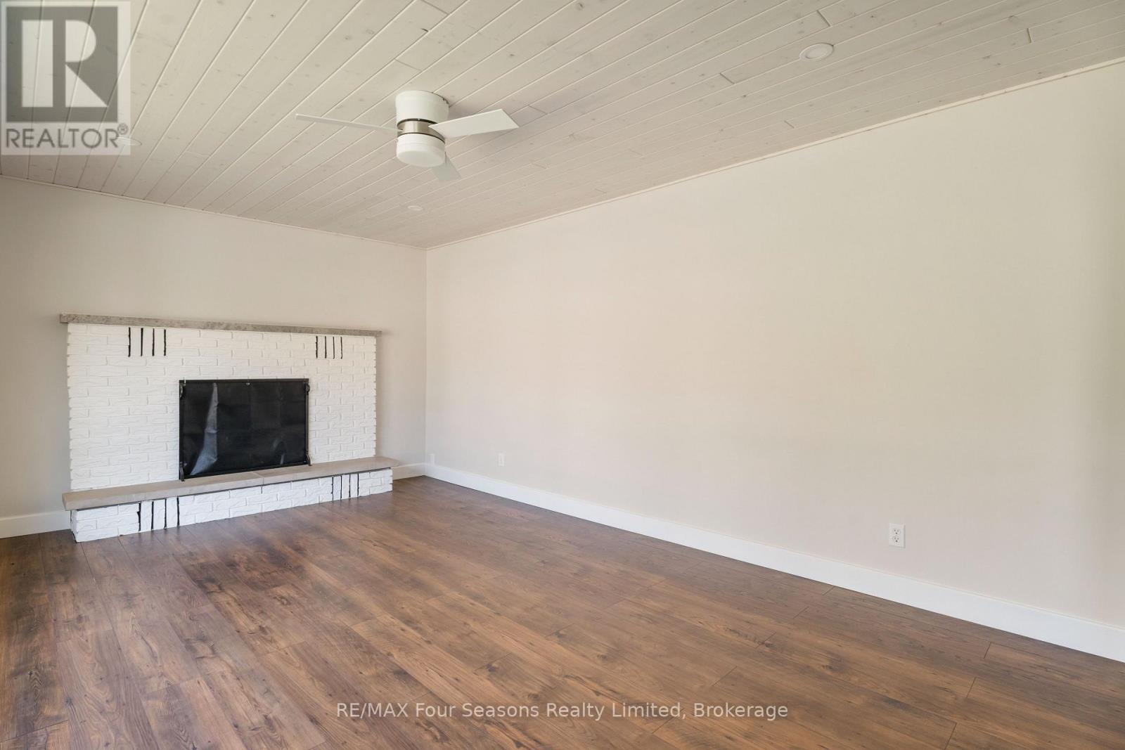 571 David Street, Gravenhurst, Ontario  P1P 1M1 - Photo 3 - X12430741